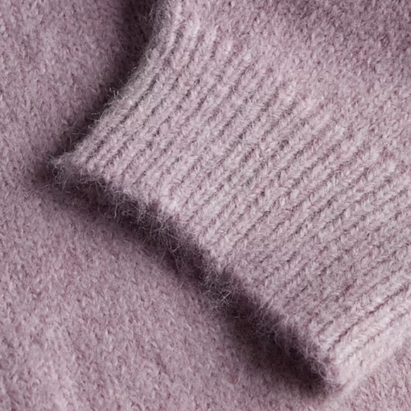 V-Neck Oversized Sweater New winery Express 08374097 NWT - Picture 4 of 13